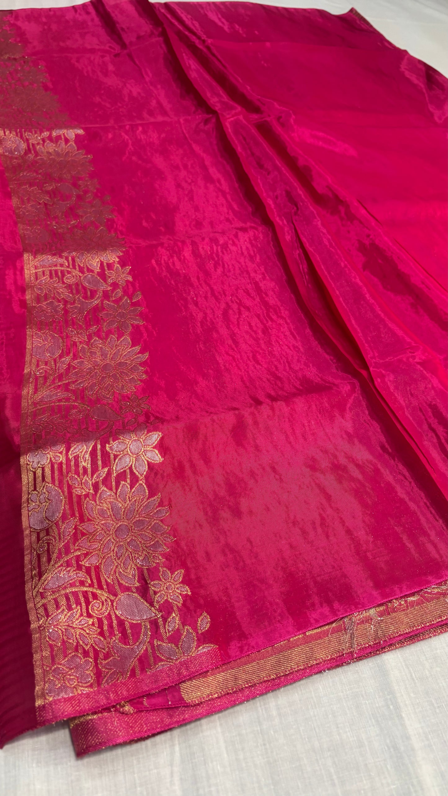 Metallic Pink Banarasi Pure Mashru Silk Saree with Silver leaf Pattern - Designer Party Wear