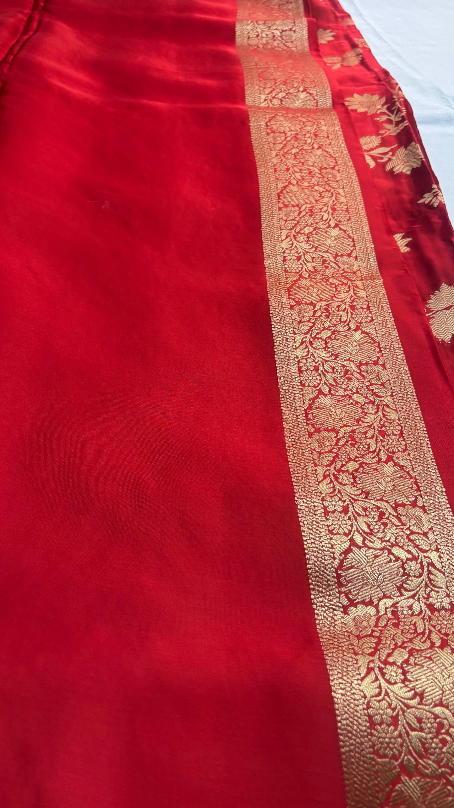 Luxurious Red Pure Mashru Silk Saree with Jall Design - Designer Ethnic Wear