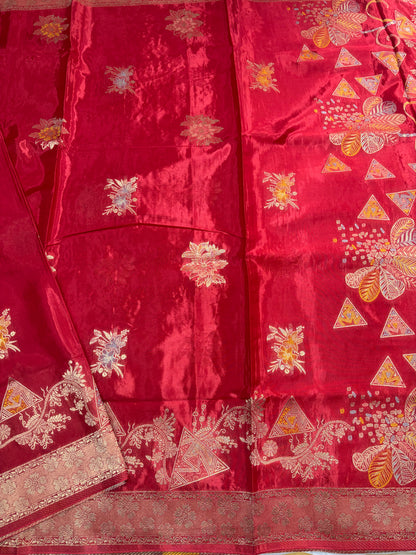 Red Luxurious Banarasi Pure Mashru Silk with Small Flower Motifs - Designer Party Wear
