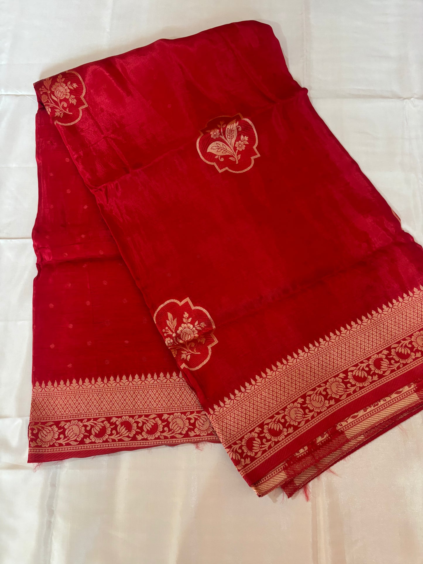 Red Banarasi Pure Mashru Silk with Tanchui Weaving & Floral Pattern - Designer Ethnic Wear