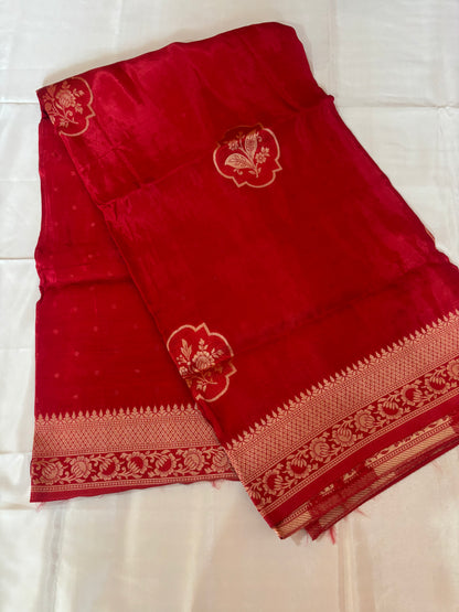 Red Banarasi Pure Mashru Silk with Tanchui Weaving & Floral Pattern - Designer Ethnic Wear