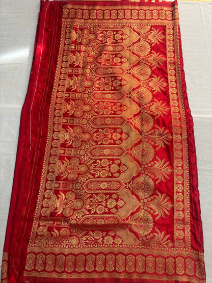 Red Banarasi Mashru Silk Saree with Geometrical Shaped Pattern - Traditional Wear