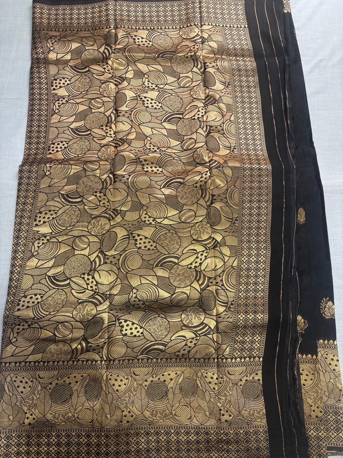 Black Banarasi Russian Silk Saree with Light Gold Pallu & Border - Traditional Wear