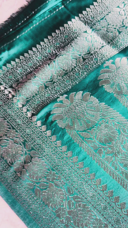 Red with contrast border Semi Mashru Silk saree, an Elegant Traditional Wear