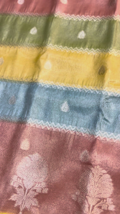 ಬನಾರಸಿ ಹಳದಿ ಬಣ್ಣ, ನೀಲಿ ಬಣ್ಣದ ಕೋರಾ ಆರ್ಗನ್ಜಾ ಸಿಲ್ಕ್, ಬಹುವರ್ಣದ ಹೂವಿನ ವಿನ್ಯಾಸಗಳೊಂದಿಗೆ - ಡಿಸೈನರ್ ಪಾರ್ಟಿ ವೇರ್